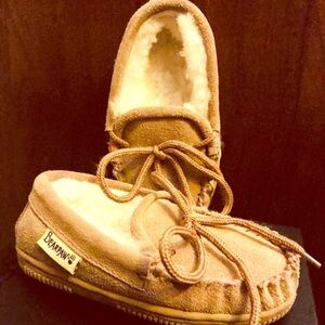 NWOT toddler, bear paw moccasins